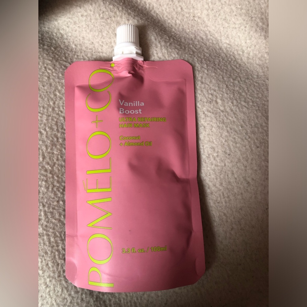 Pomelo + co vanilla boost ultra repairing hair mask 100ml